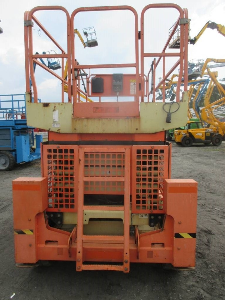 JLG 4069 LE - Ollós emelő: 4 kép. JLG 4069 LE - Ollós emelő: 4 kép.