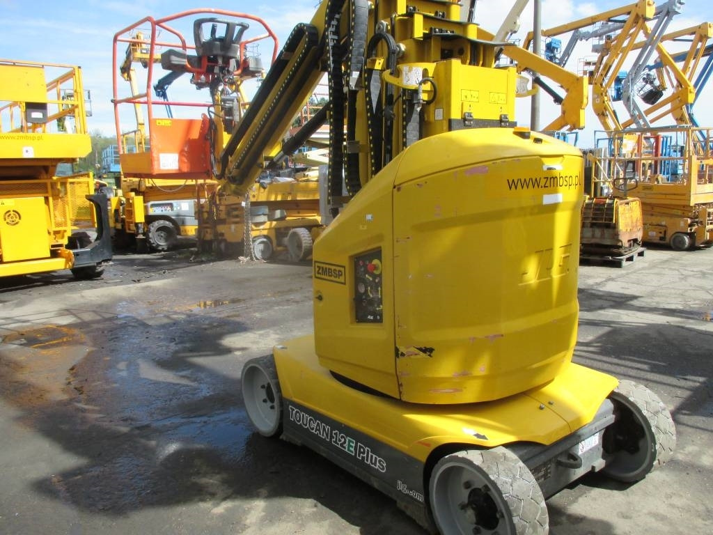 JLG Toucan 12 E Plus - Személyemelő: 4 kép. JLG Toucan 12 E Plus - Személyemelő: 4 kép.