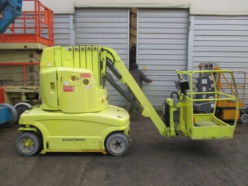 JLG Toucan 1210 - Személyemelő: 1 kép. JLG Toucan 1210 - Személyemelő: 1 kép.