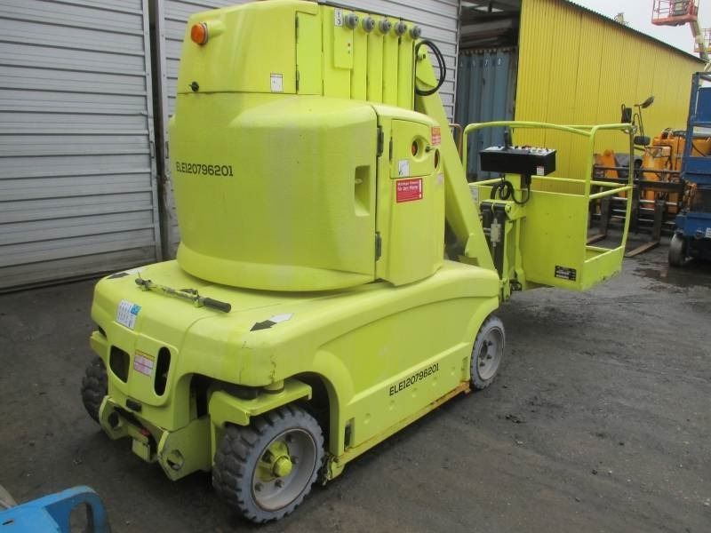 JLG Toucan 1210 - Személyemelő: 2 kép. JLG Toucan 1210 - Személyemelő: 2 kép.