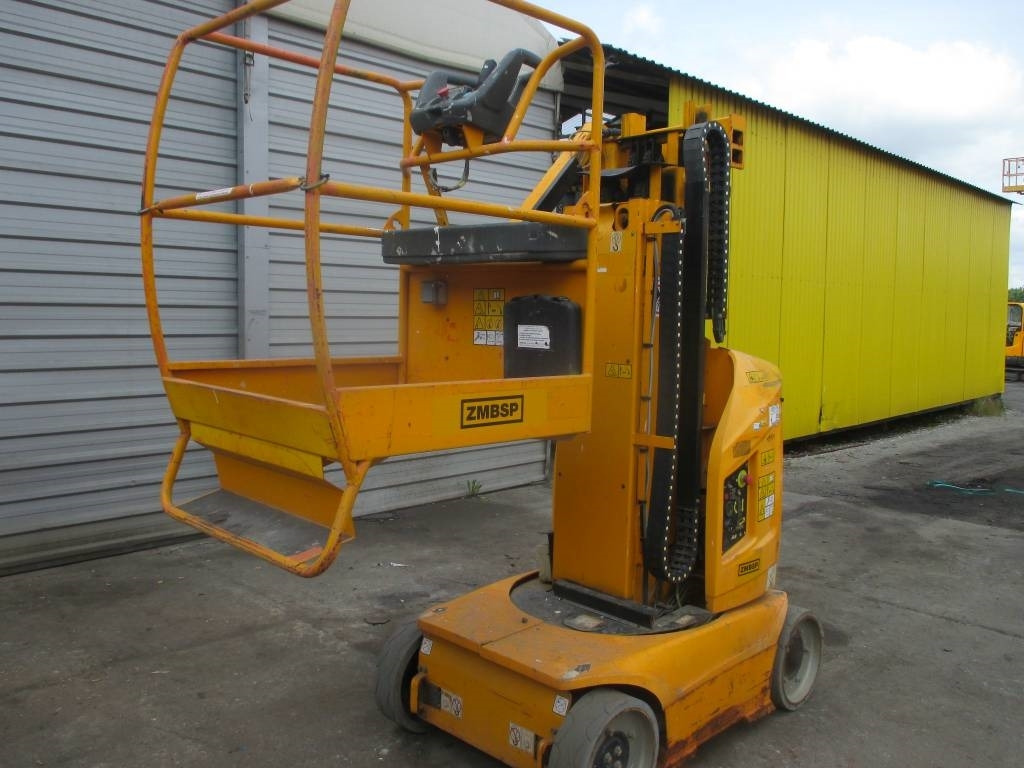 JLG Toucan 8 E - Oszlopos személyemelő: 2 kép. JLG Toucan 8 E - Oszlopos személyemelő: 2 kép.