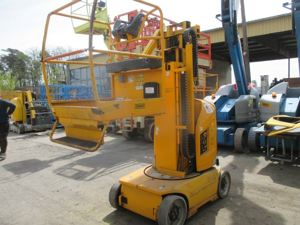 JLG Toucan 8 E - Oszlopos személyemelő: 5 kép. JLG Toucan 8 E - Oszlopos személyemelő: 5 kép.