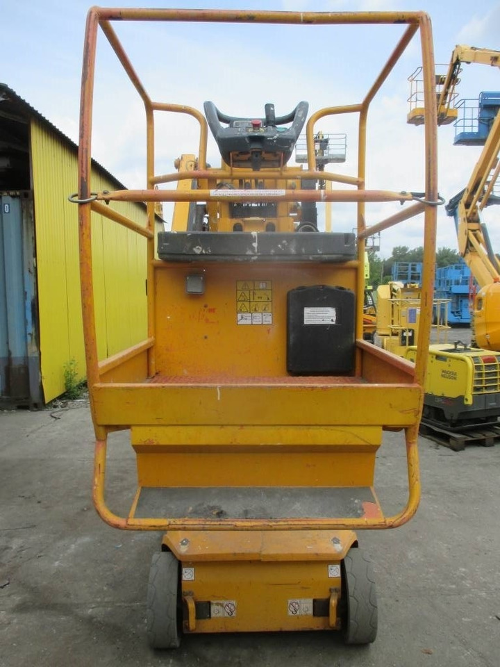 JLG Toucan 8 E - Oszlopos személyemelő: 3 kép. JLG Toucan 8 E - Oszlopos személyemelő: 3 kép.