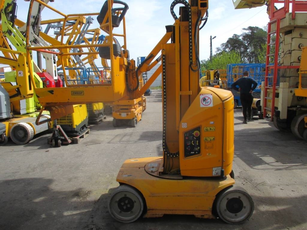 JLG Toucan 8 E - Oszlopos személyemelő: 5 kép. JLG Toucan 8 E - Oszlopos személyemelő: 5 kép.