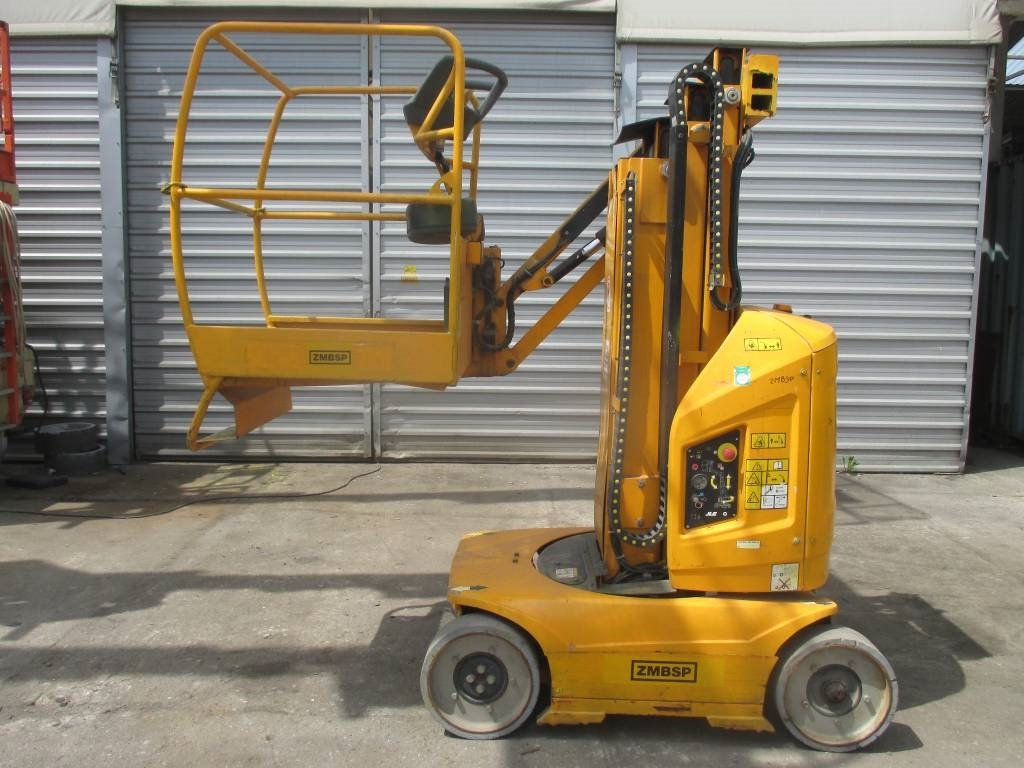 JLG Toucan 8 E - Oszlopos személyemelő: 1 kép. JLG Toucan 8 E - Oszlopos személyemelő: 1 kép.
