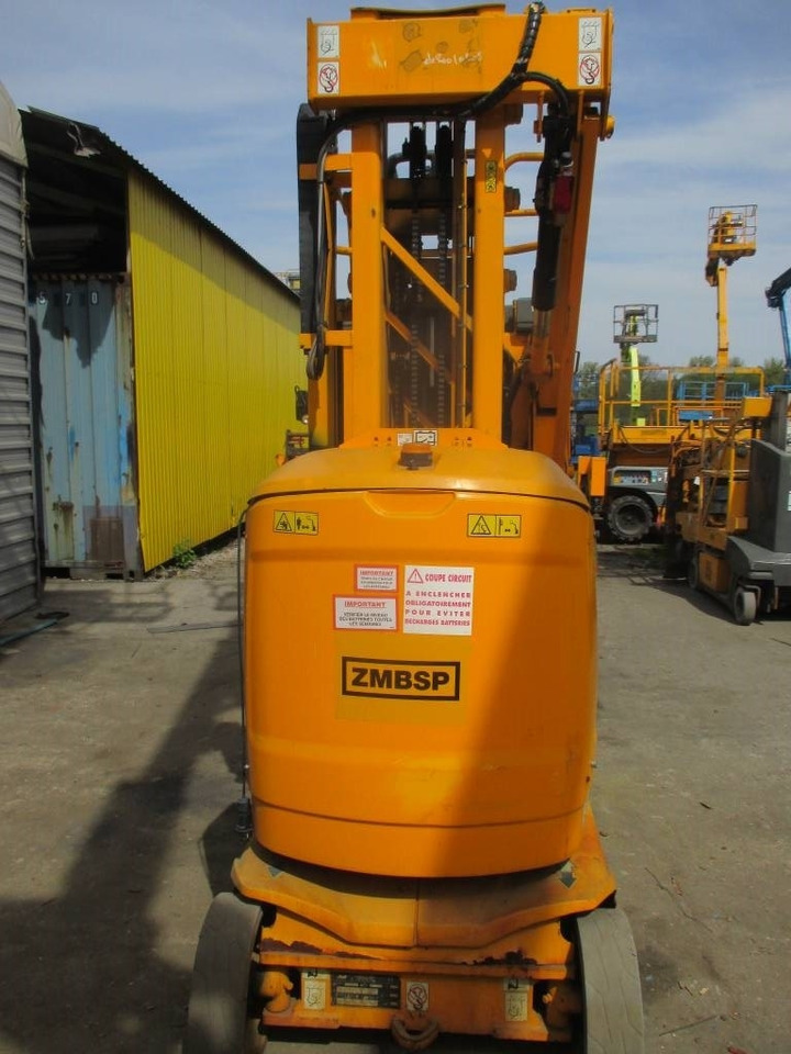 JLG Toucan 8 E - Oszlopos személyemelő: 3 kép. JLG Toucan 8 E - Oszlopos személyemelő: 3 kép.