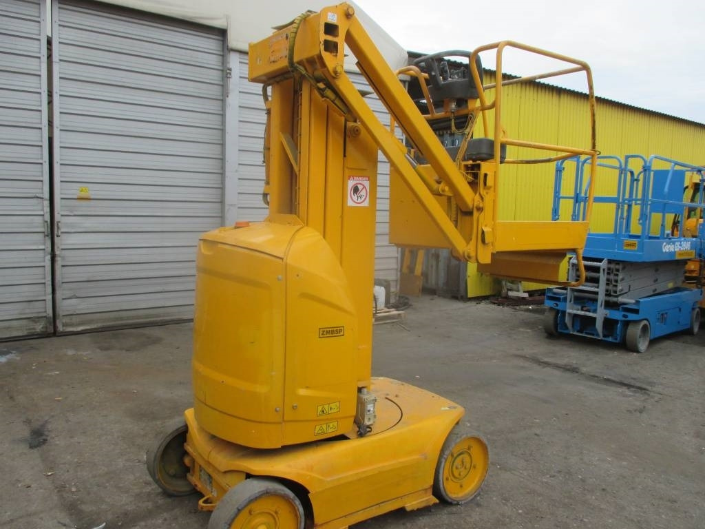 JLG Toucan 8 E - Oszlopos személyemelő: 2 kép. JLG Toucan 8 E - Oszlopos személyemelő: 2 kép.