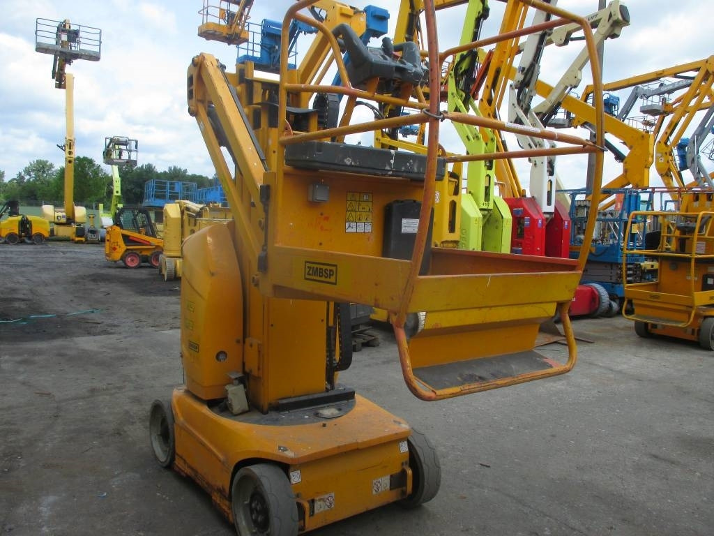 JLG Toucan 8 E - Oszlopos személyemelő: 4 kép. JLG Toucan 8 E - Oszlopos személyemelő: 4 kép.