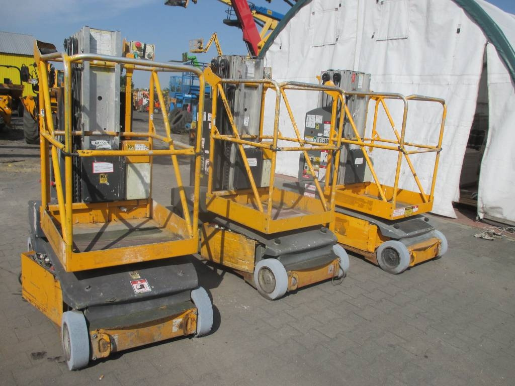 JLG Toucan Junior 8 - Oszlopos személyemelő: 1 kép. JLG Toucan Junior 8 - Oszlopos személyemelő: 1 kép.