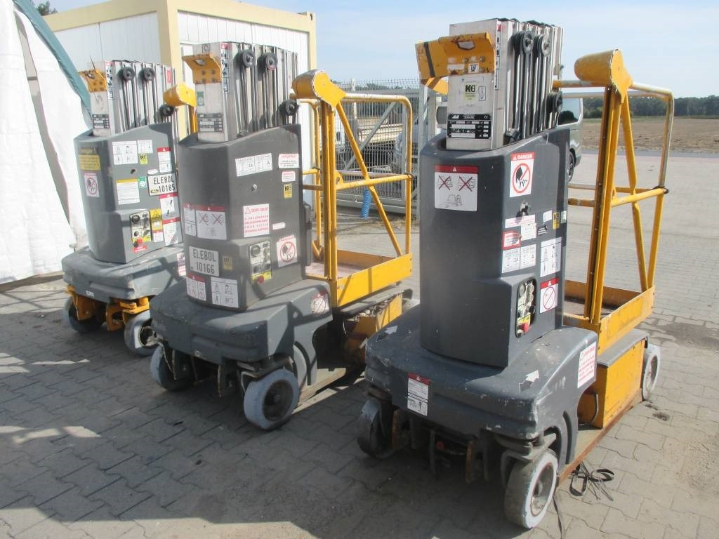 JLG Toucan Junior 8 - Oszlopos személyemelő: 4 kép. JLG Toucan Junior 8 - Oszlopos személyemelő: 4 kép.