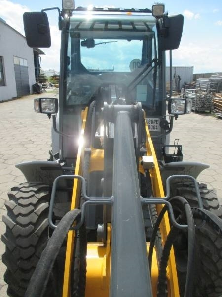 Kramer 5055e 100% electric - Gumikerekes homlokrakodó: 4 kép. Kramer 5055e 100% electric - Gumikerekes homlokrakodó: 4 kép.