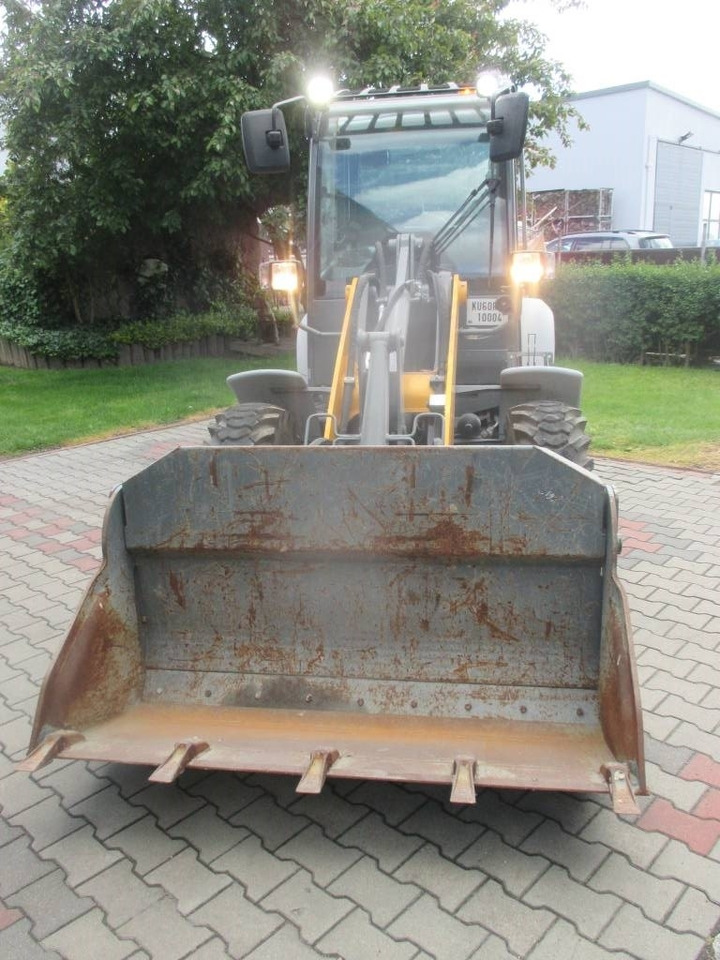 Kramer 5055e - Gumikerekes homlokrakodó: 3 kép. Kramer 5055e - Gumikerekes homlokrakodó: 3 kép.