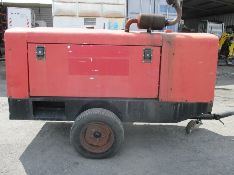 Lincoln E 500 S - Hegesztőberendezés: 2 kép. Lincoln E 500 S - Hegesztőberendezés: 2 kép.