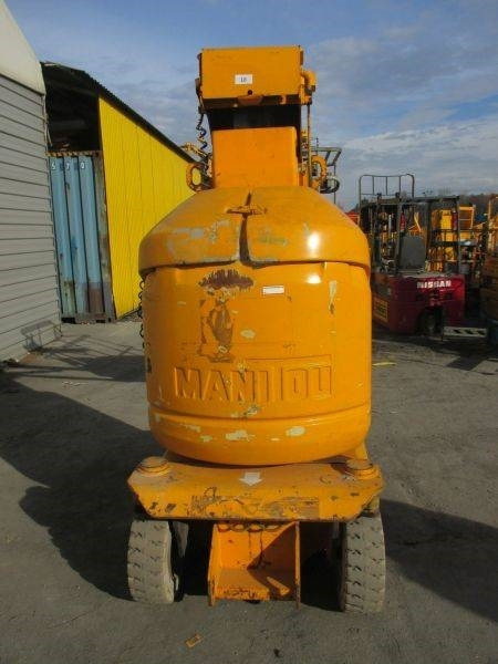 Manitou 105 VJR 2 - Oszlopos személyemelő: 3 kép. Manitou 105 VJR 2 - Oszlopos személyemelő: 3 kép.