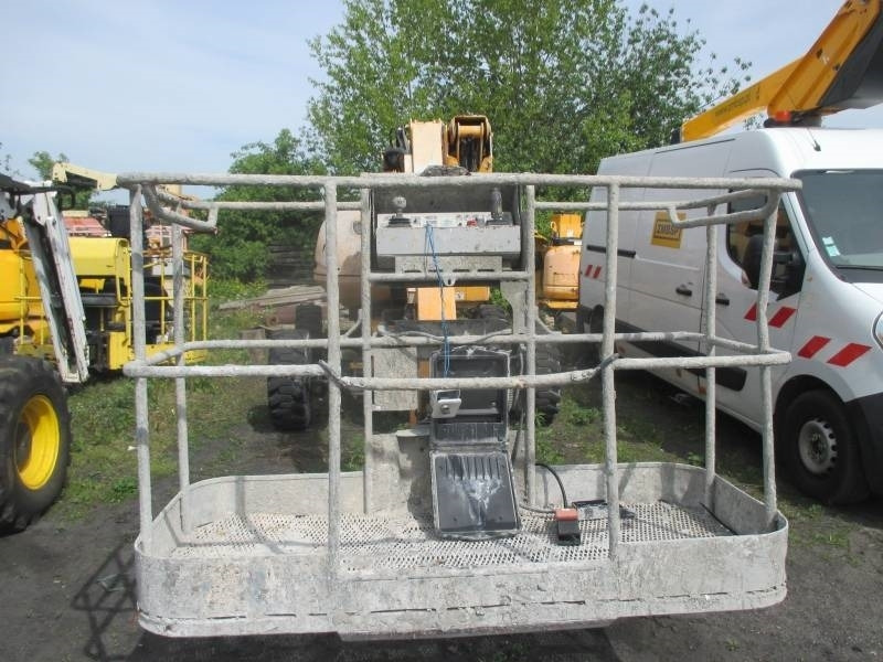 Manitou 160 ATJ - Személyemelő: 2 kép. Manitou 160 ATJ - Személyemelő: 2 kép.