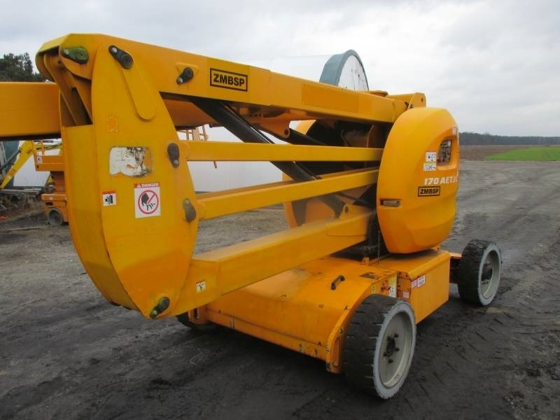 Manitou 170AETJ  - Személyemelő: 3 kép. Manitou 170AETJ  - Személyemelő: 3 kép.