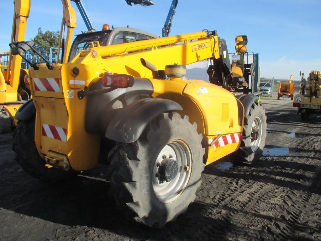 Manitou MT 932 - Teleszkópos rakodó: 4 kép. Manitou MT 932 - Teleszkópos rakodó: 4 kép.