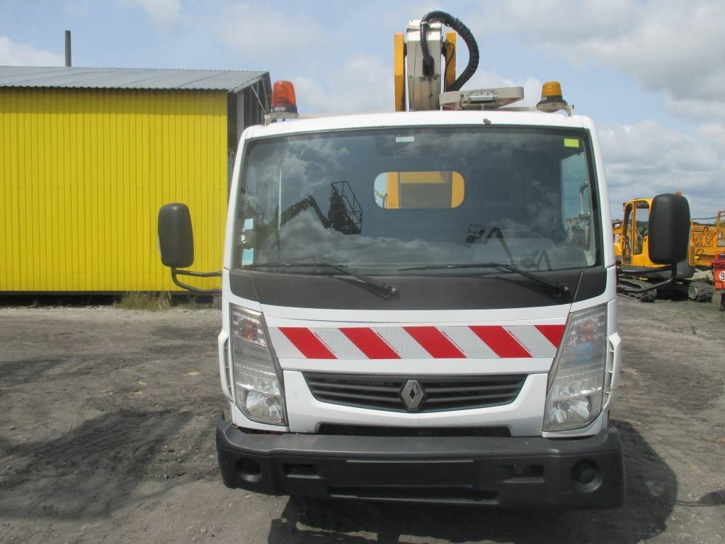 Multitel MT 202 DS - Emelőkosaras teherautó: 5 kép. Multitel MT 202 DS - Emelőkosaras teherautó: 5 kép.