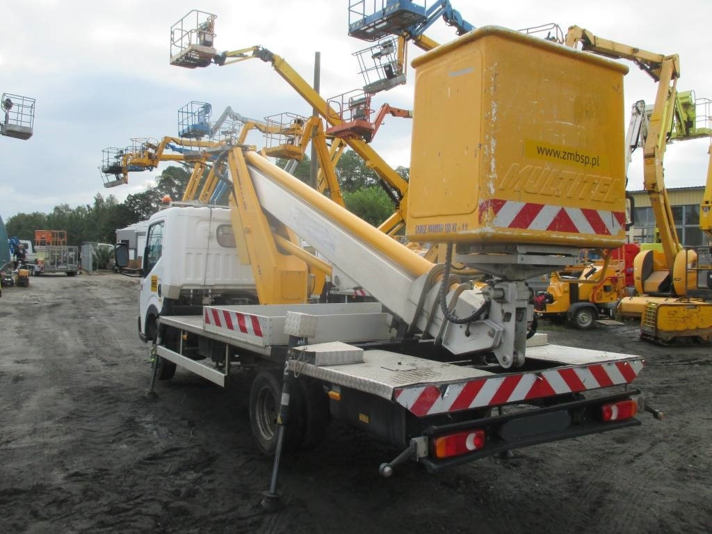 Multitel MT 202 - Emelőkosaras teherautó: 5 kép. Multitel MT 202 - Emelőkosaras teherautó: 5 kép.