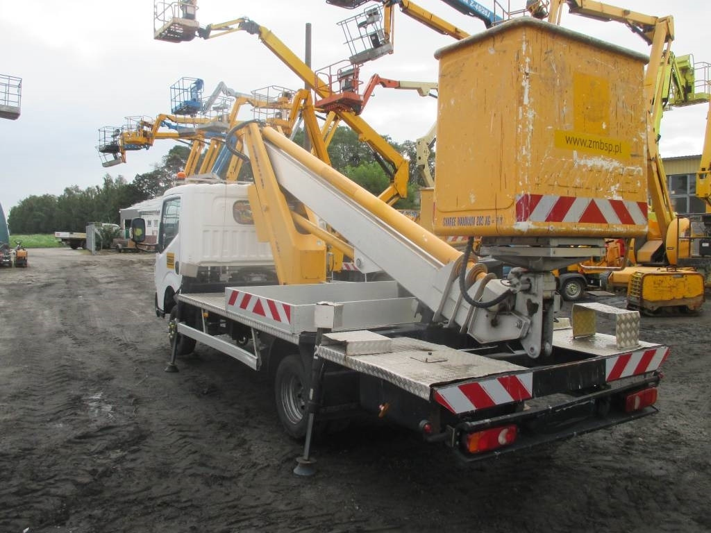 Multitel MT 202 - Emelőkosaras teherautó: 5 kép. Multitel MT 202 - Emelőkosaras teherautó: 5 kép.