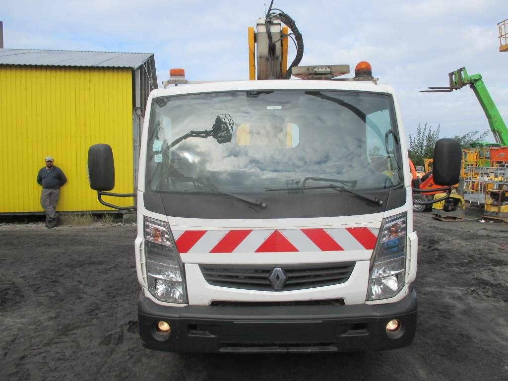 Emelőkosaras teherautó Multitel MT 202: 8 kép. Emelőkosaras teherautó Multitel MT 202: 8 kép.