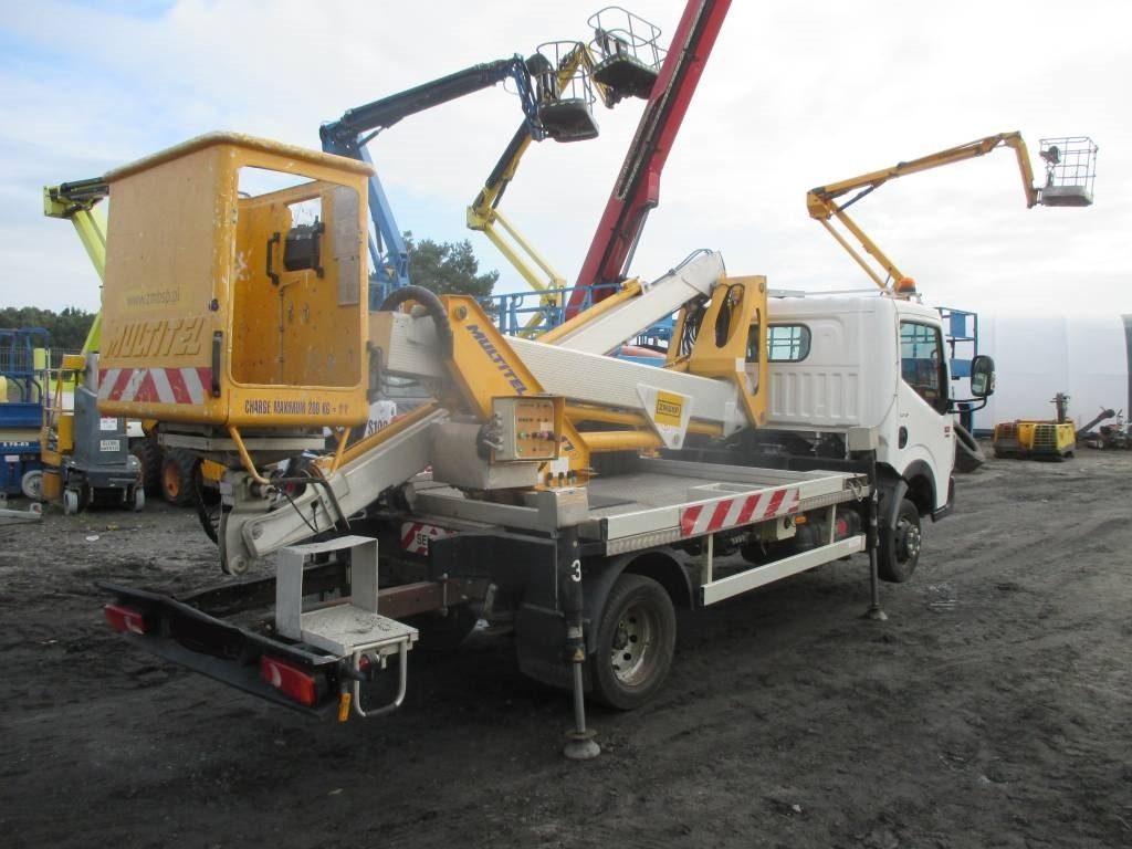 Multitel MX 170 - Emelőkosaras teherautó: 3 kép. Multitel MX 170 - Emelőkosaras teherautó: 3 kép.