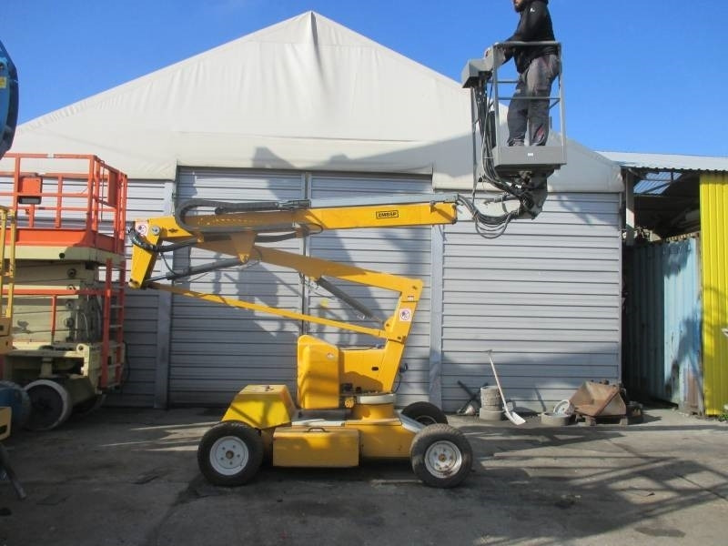 Niftylift HR 12 N D E Bi-Energy - Személyemelő: 1 kép. Niftylift HR 12 N D E Bi-Energy - Személyemelő: 1 kép.