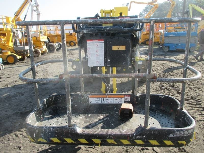Niftylift HR 17 D 4x4 - Személyemelő: 5 kép. Niftylift HR 17 D 4x4 - Személyemelő: 5 kép.