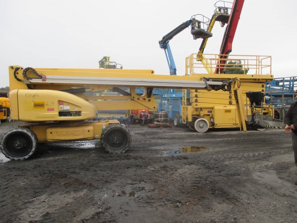 Niftylift HR 28 HYBRID - Személyemelő: 2 kép. Niftylift HR 28 HYBRID - Személyemelő: 2 kép.