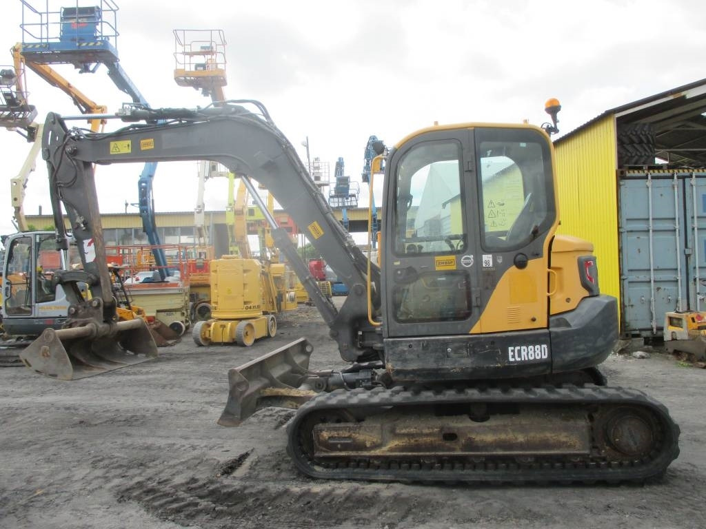 Volvo ECR 88 D - Minikotró: 5 kép. Volvo ECR 88 D - Minikotró: 5 kép.