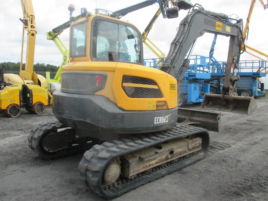 Volvo ECR 88 D - Minikotró: 2 kép. Volvo ECR 88 D - Minikotró: 2 kép.