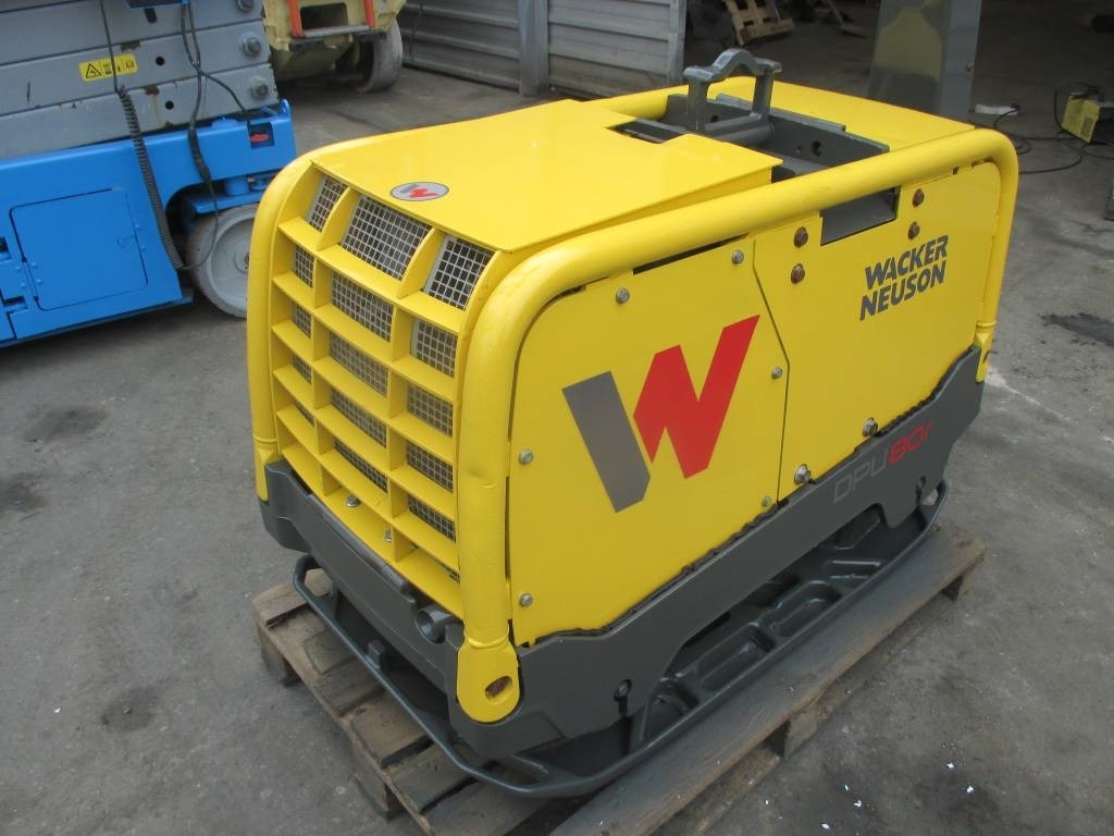 Wacker Neuson DPU80 LEM670 - Talajtömörítő: 2 kép. Wacker Neuson DPU80 LEM670 - Talajtömörítő: 2 kép.