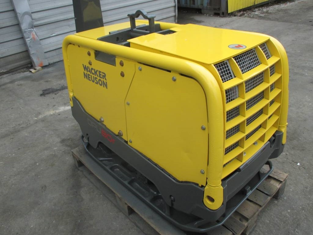Wacker Neuson DPU80 LEM670 - Talajtömörítő: 4 kép. Wacker Neuson DPU80 LEM670 - Talajtömörítő: 4 kép.