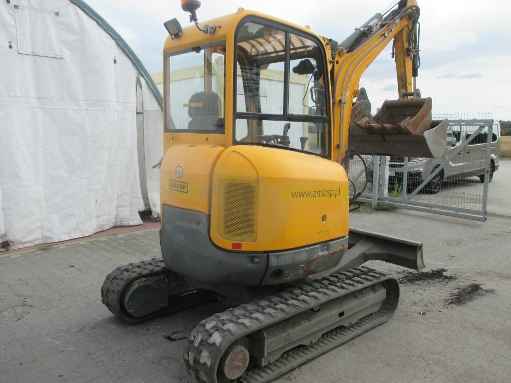Wacker Neuson EZ 28 - Minikotró: 2 kép. Wacker Neuson EZ 28 - Minikotró: 2 kép.