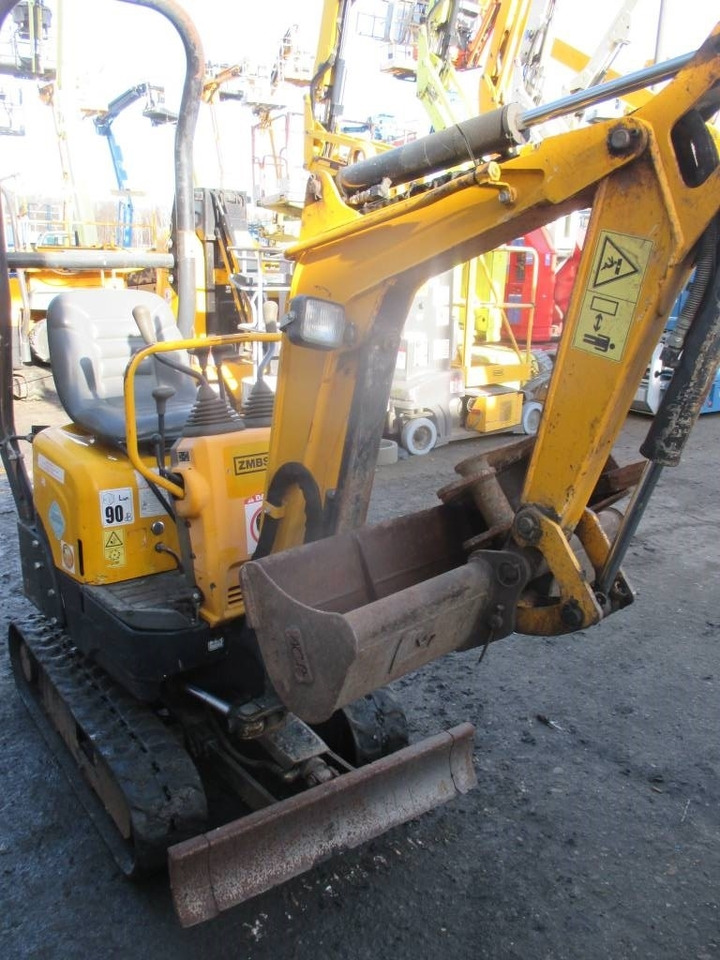 Yanmar SV 08-1 A - Minikotró: 5 kép. Yanmar SV 08-1 A - Minikotró: 5 kép.