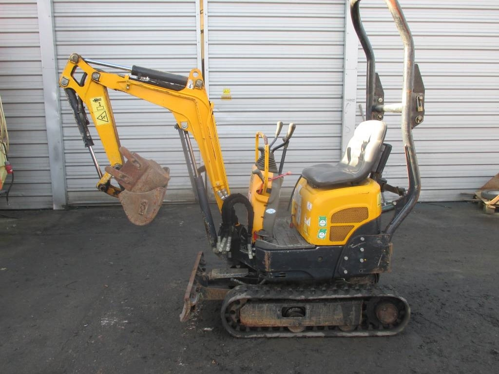Yanmar SV 08-1 A - Minikotró: 1 kép. Yanmar SV 08-1 A - Minikotró: 1 kép.