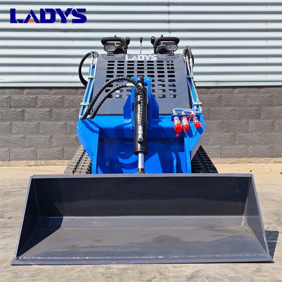 LADYS LA380 Mini Skid Steer Loader Compact Track Diesel Cheap Mini Skid Steer Loader For Sale With Mini Skid Steer Attachments 4 In 1 Bucket - Mini homlokrakodó: 5 kép. LADYS LA380 Mini Skid Steer Loader Compact Track Diesel Cheap Mini Skid Steer Loader For Sale With Mini Skid Steer Attachments 4 In 1 Bucket - Mini homlokrakodó: 5 kép.