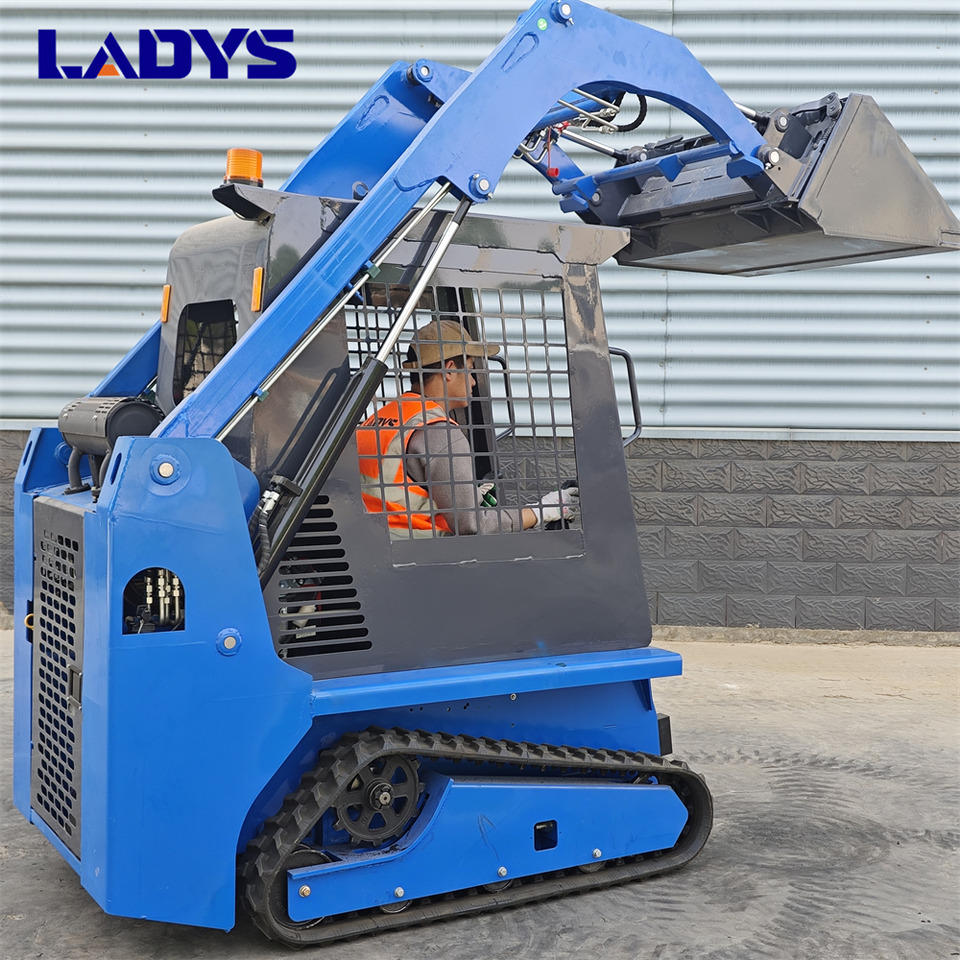 LADYS LA670 Skid Steer Euro 5/Epa Engine Kubota Mini Small Skid Steer Loader For Sale - Mini homlokrakodó: 4 kép. LADYS LA670 Skid Steer Euro 5/Epa Engine Kubota Mini Small Skid Steer Loader For Sale - Mini homlokrakodó: 4 kép.