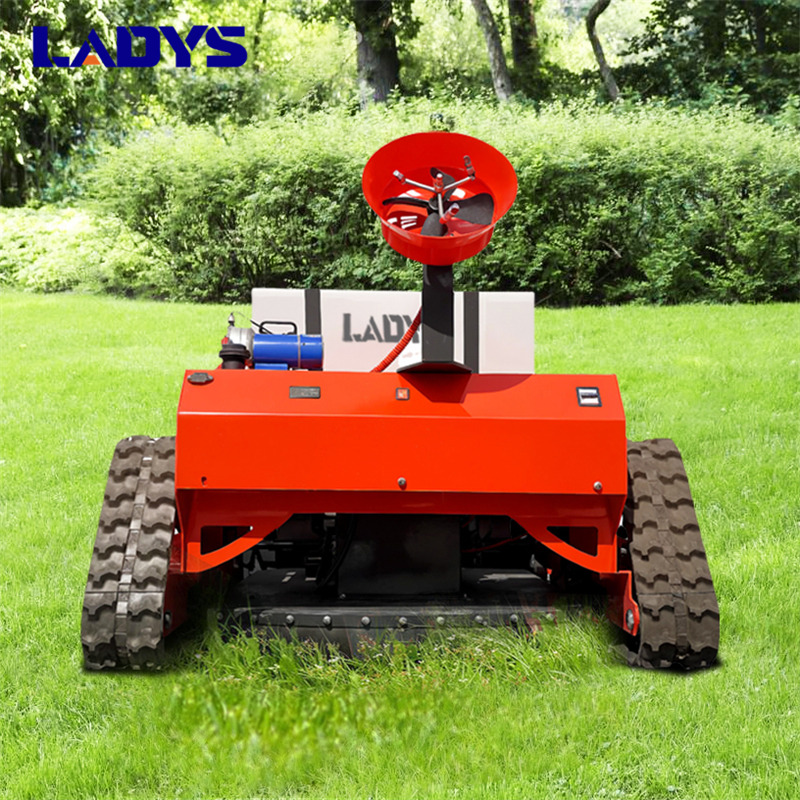 LADYS LD1000 Multi-function remote control lawn mower Track crawler gasoline gas All-terrain Agricultural Sprayers Pesticide spraying lawn mower for sale - Kerti fűkasza: 4 kép. LADYS LD1000 Multi-function remote control lawn mower Track crawler gasoline gas All-terrain Agricultural Sprayers Pesticide spraying lawn mower for sale - Kerti fűkasza: 4 kép.