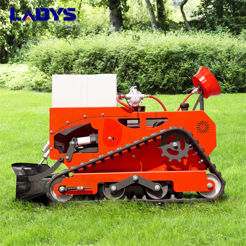 LADYS LD1000 Multi-function remote control lawn mower Track crawler gasoline gas All-terrain Agricultural Sprayers Pesticide spraying lawn mower for sale - Kerti fűkasza: 3 kép. LADYS LD1000 Multi-function remote control lawn mower Track crawler gasoline gas All-terrain Agricultural Sprayers Pesticide spraying lawn mower for sale - Kerti fűkasza: 3 kép.