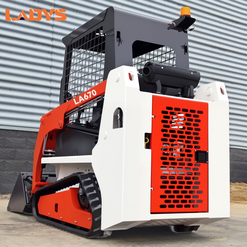 LADYS LA670 Mini Small Skid Steer Loader Compact Track Diesel Mini Skid Steer Loader For Sale With Small Mini Skid Steer Attachments 4 In 1 Bucket - Mini homlokrakodó: 4 kép. LADYS LA670 Mini Small Skid Steer Loader Compact Track Diesel Mini Skid Steer Loader For Sale With Small Mini Skid Steer Attachments 4 In 1 Bucket - Mini homlokrakodó: 4 kép.