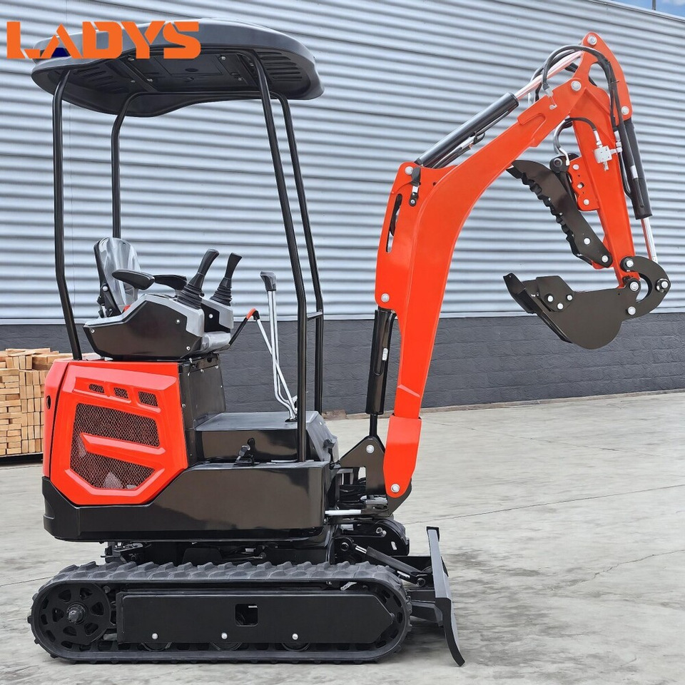 LADYS Mini Excavator Digger Miniexcavadora EPA Kubota Engine Chinese LADYS DY18 Mini Excavator For Sale With Mini Excavator Attachment Set - Minikotró: 4 kép. LADYS Mini Excavator Digger Miniexcavadora EPA Kubota Engine Chinese LADYS DY18 Mini Excavator For Sale With Mini Excavator Attachment Set - Minikotró: 4 kép.