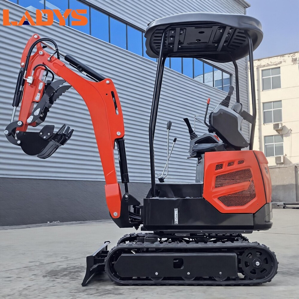 LADYS Mini Excavator Digger Miniexcavadora EPA Kubota Engine Chinese LADYS DY18 Mini Excavator For Sale With Mini Excavator Attachment Set - Minikotró: 3 kép. LADYS Mini Excavator Digger Miniexcavadora EPA Kubota Engine Chinese LADYS DY18 Mini Excavator For Sale With Mini Excavator Attachment Set - Minikotró: 3 kép.