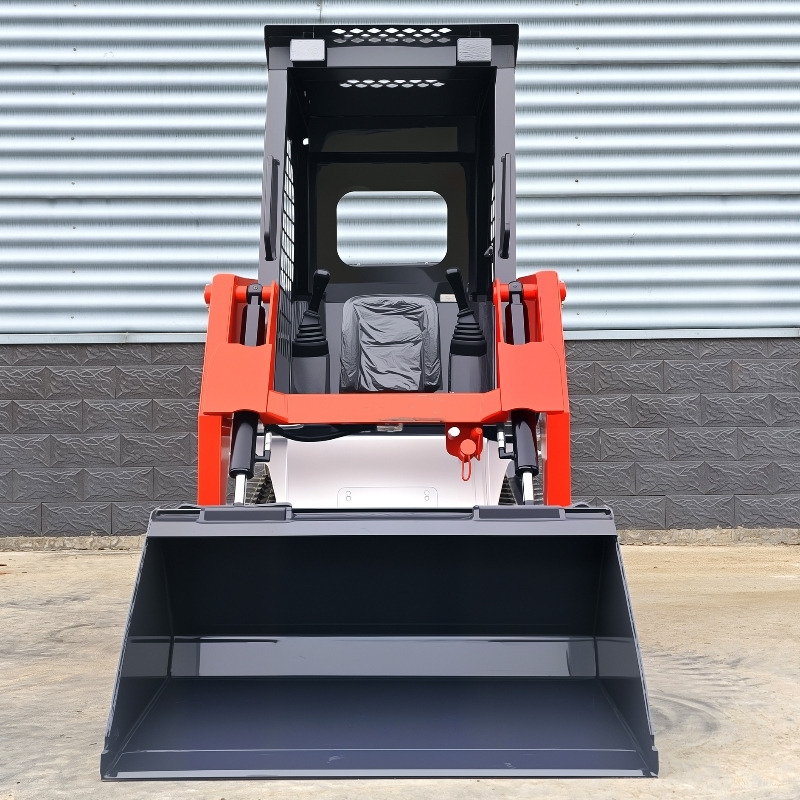 LEZUM LA670 Mini Small Skid Steer Loader Compact Track Diesel Mini Skid Steer Loader For Sale With Small Mini Skid Steer Attachments 4 In 1 Bucket - Mini homlokrakodó: 3 kép. LEZUM LA670 Mini Small Skid Steer Loader Compact Track Diesel Mini Skid Steer Loader For Sale With Small Mini Skid Steer Attachments 4 In 1 Bucket - Mini homlokrakodó: 3 kép.