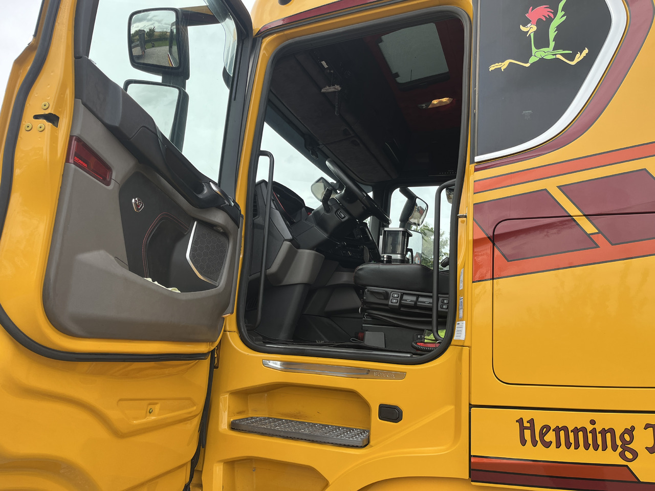 Nyergesvontató SCANIA S 580: 13 kép.