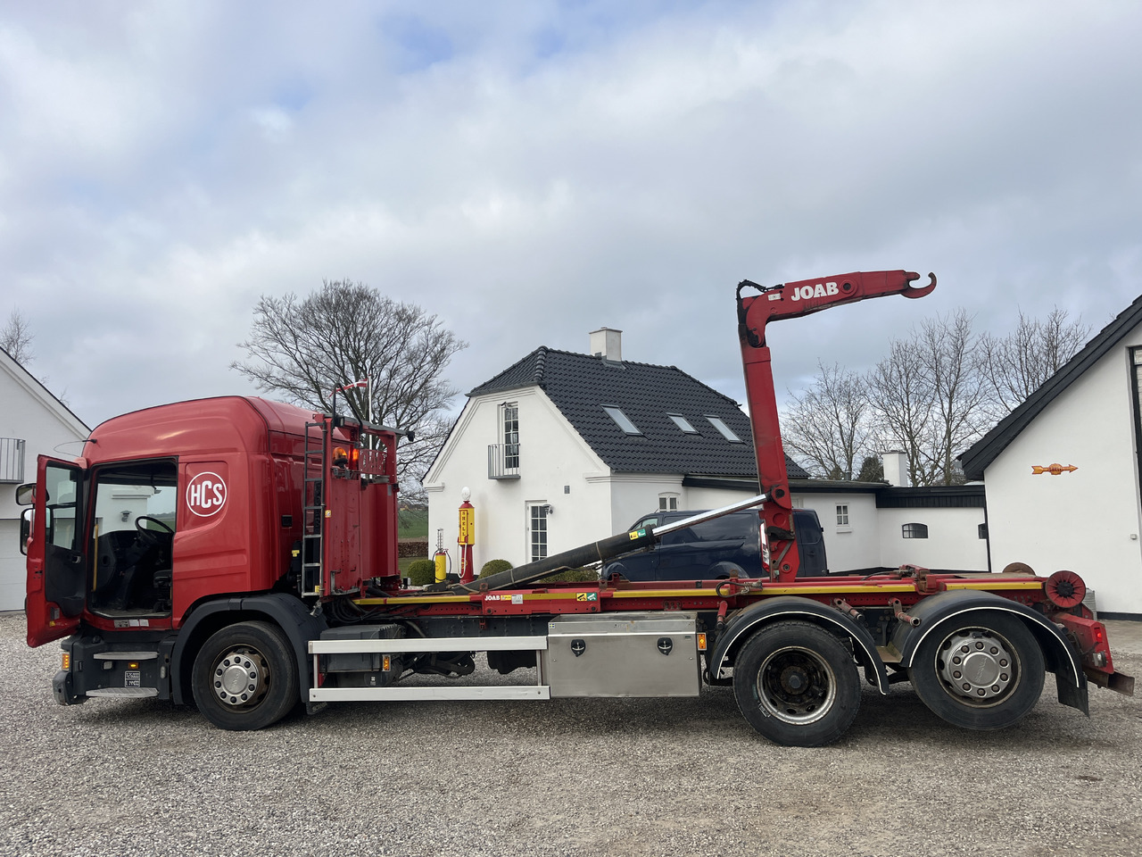 Scania P320 - Horgos rakodó teherautó: 4 kép. Scania P320 - Horgos rakodó teherautó: 4 kép.