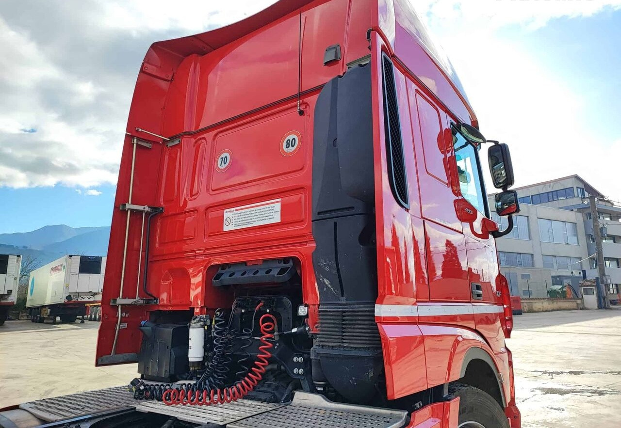 DAF XF 480 - Nyergesvontató: 2 kép. DAF XF 480 - Nyergesvontató: 2 kép.