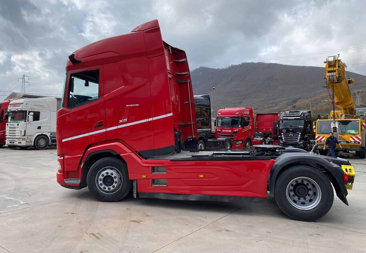 DAF XG 480 - Nyergesvontató: 3 kép. DAF XG 480 - Nyergesvontató: 3 kép.