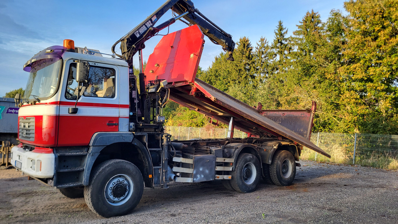 MAN 33.414 6X6 HIAB 102 33.414 - Billenőplatós teherautó: 3 kép. MAN 33.414 6X6 HIAB 102 33.414 - Billenőplatós teherautó: 3 kép.
