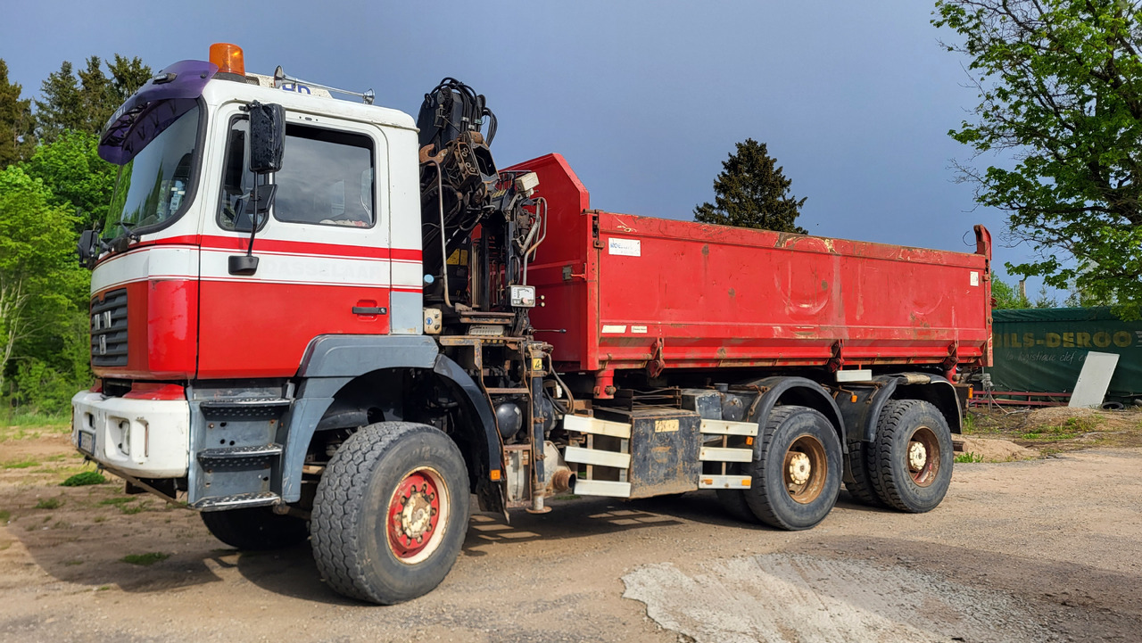 MAN 33.414 6X6 HIAB 102 33.414 - Billenőplatós teherautó: 1 kép. MAN 33.414 6X6 HIAB 102 33.414 - Billenőplatós teherautó: 1 kép.